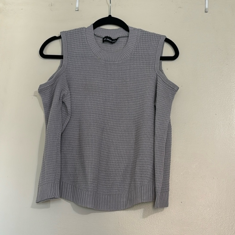 Un Deux Trois cold shoulder waffle swerater